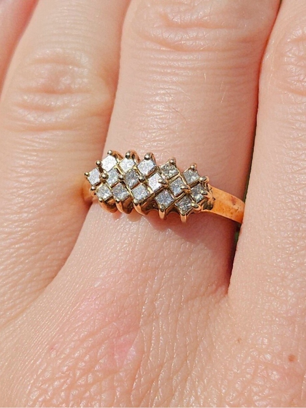 10K yellow gold 16 diamond ring size 7